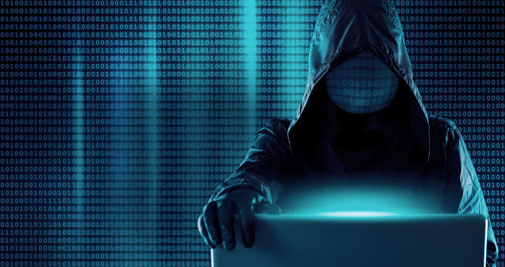 Hacker przy komputerze