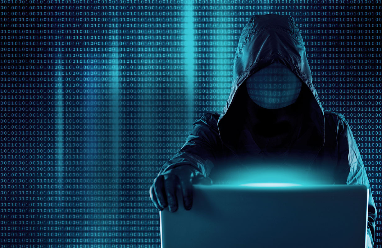 Hacker przy komputerze